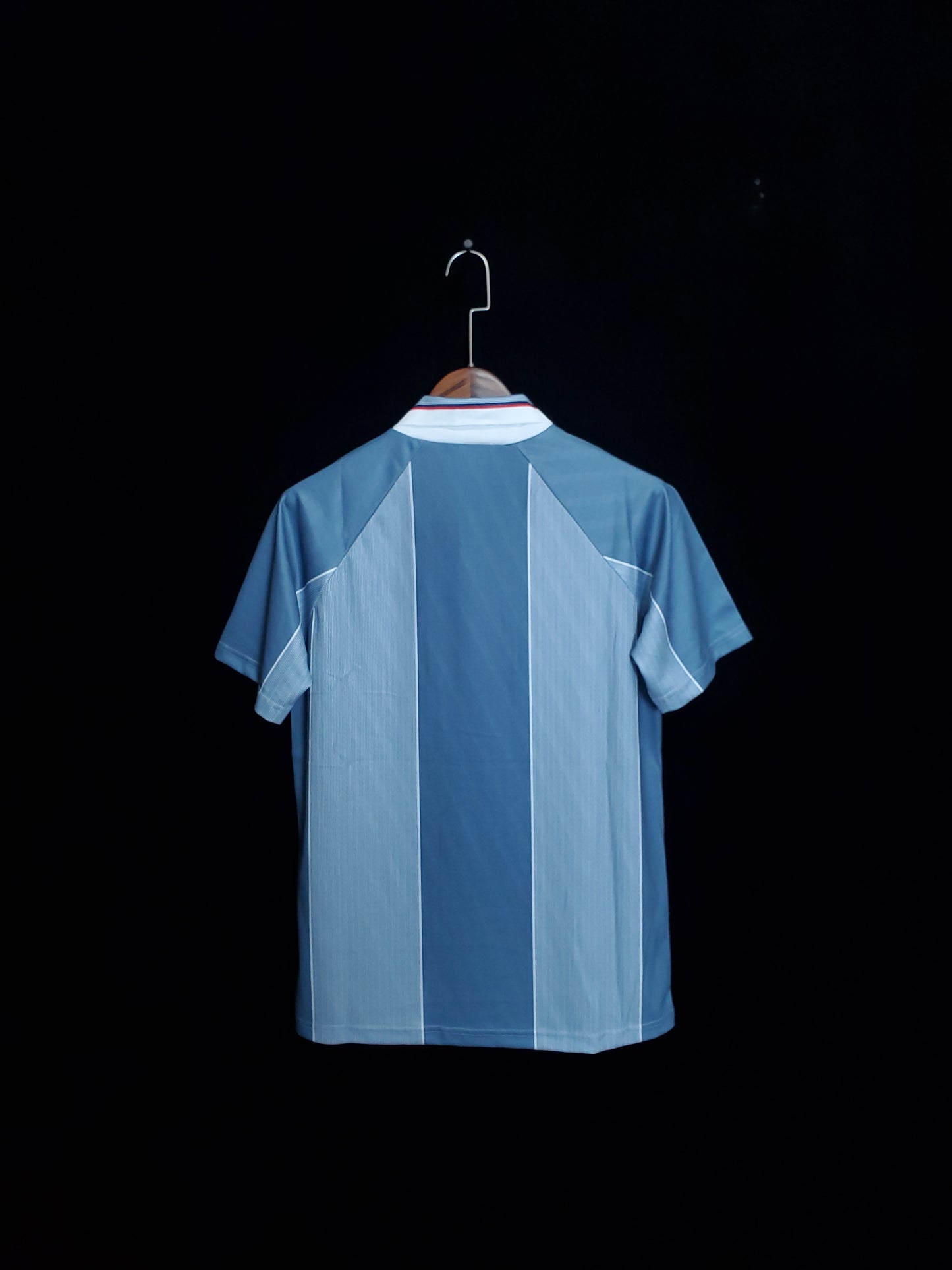 England 1996 Retro Away Shirt // High Quality Classic Replica Retro Shirt // Free Worldwide Shipping!