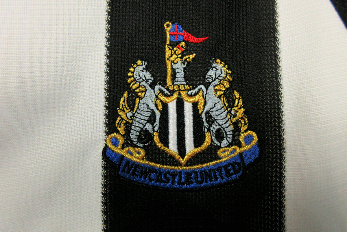 Newcastle United 2005-2006 Retro Home Shirt // High Quality Classic Replica Retro Shirt // Free Worldwide Shipping!