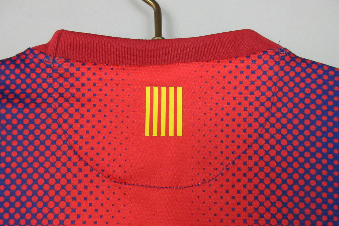 Barcelona 2012 Home Retro Shirt // High Quality Classic Replica Retro Shirt // Free Worldwide Shipping!