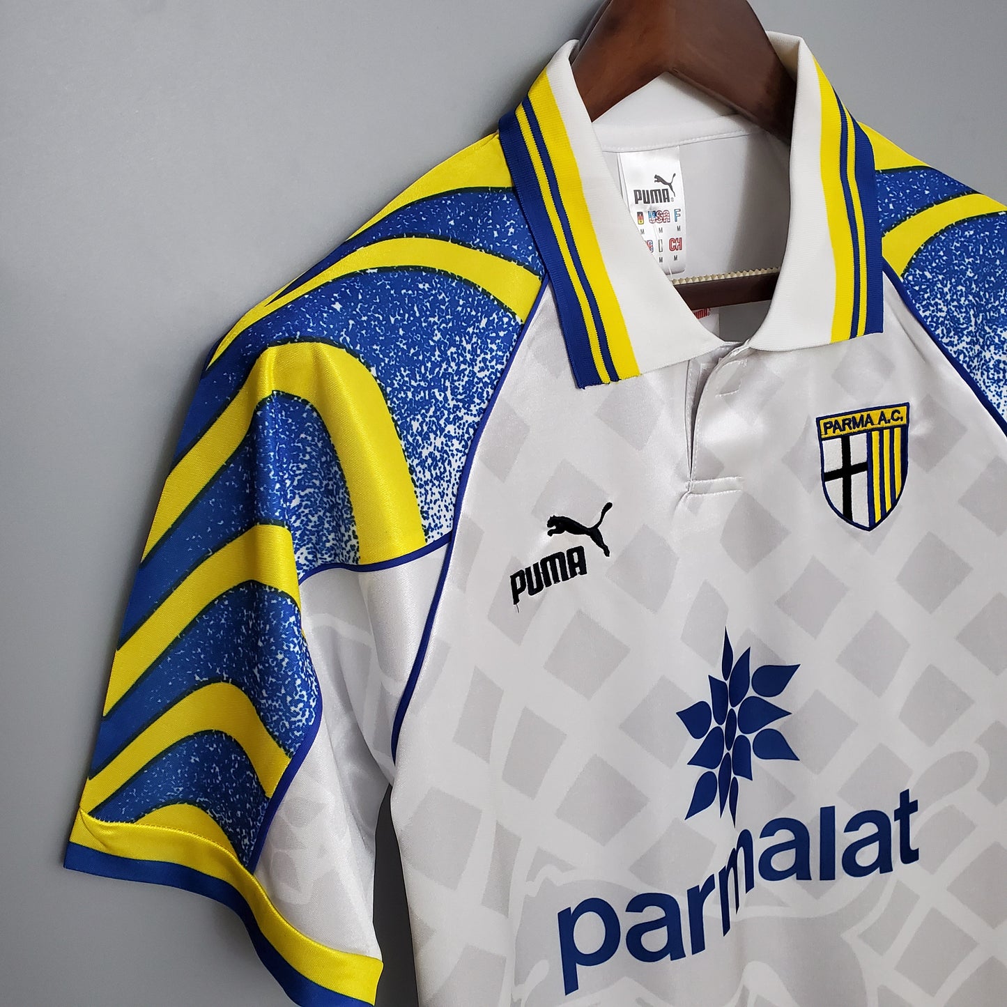 Parma 1995 Retro Home Shirt // High Quality Classic Replica Retro Shirt // Free Worldwide Shipping!