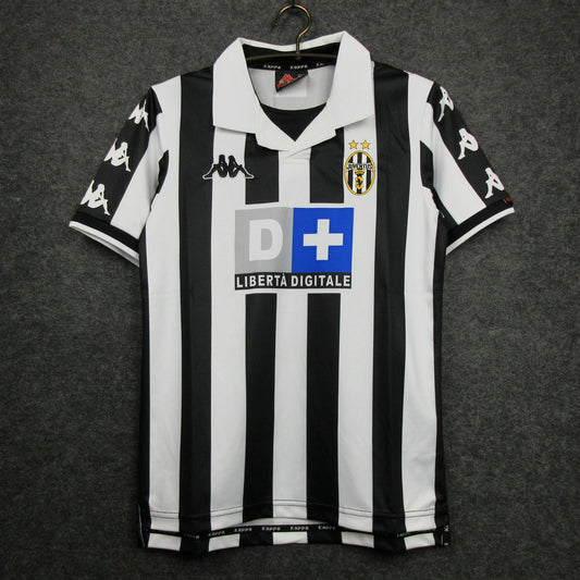Juventus 1999-2000 Retro Home Shirt // High Quality Classic Replica Retro Shirt // Free Worldwide Shipping!
