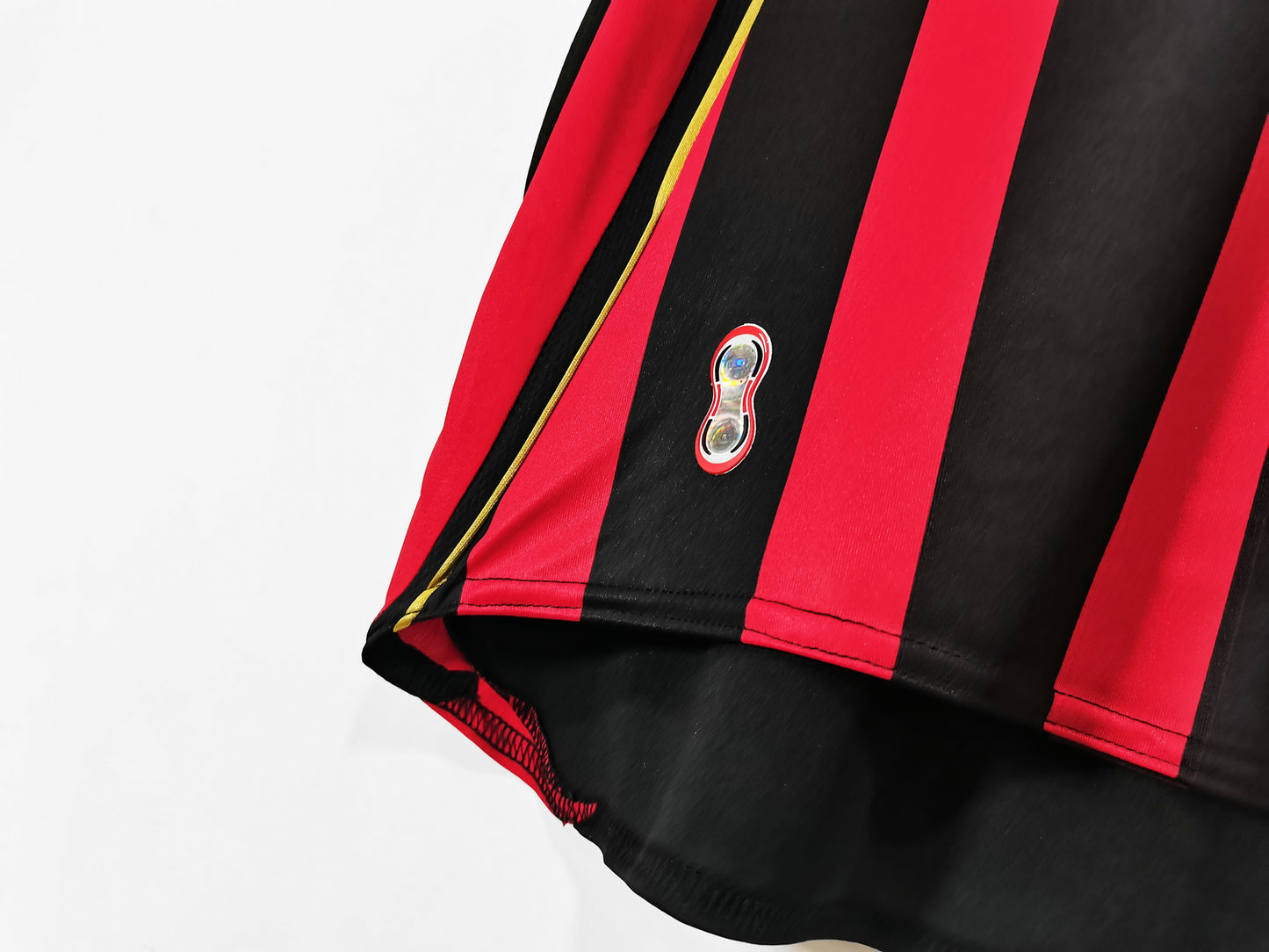 AC Milan 2006-2007 Retro Home Shirt // High Quality Classic Replica Retro Shirt // Free Worldwide Shipping!