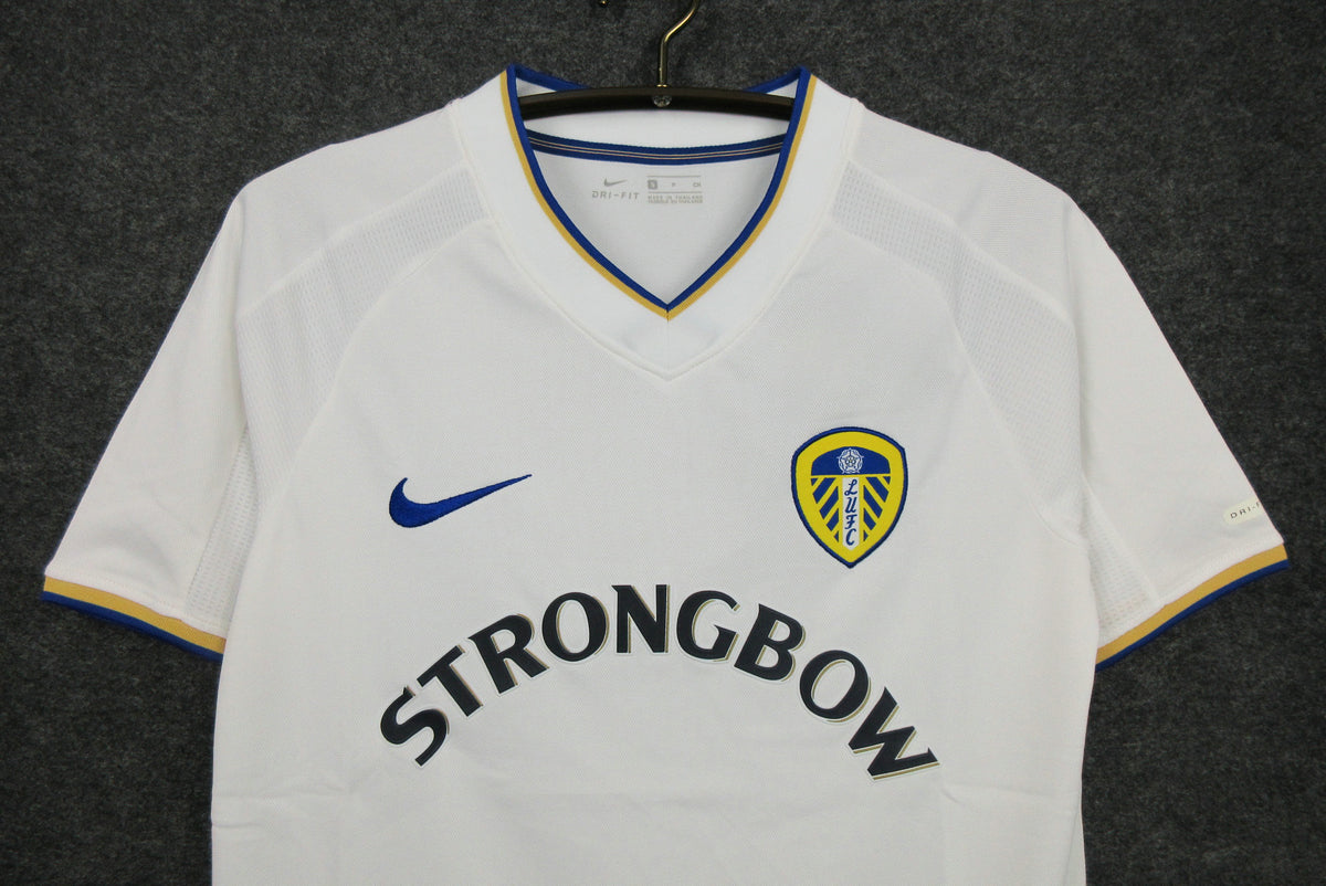 Leeds 2000-2001 Retro Home Shirt // High Quality Classic Replica Retro Shirt // Free Worldwide Shipping!