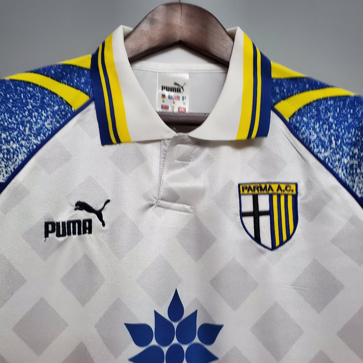 Parma 1995 Retro Home Shirt // High Quality Classic Replica Retro Shirt // Free Worldwide Shipping!