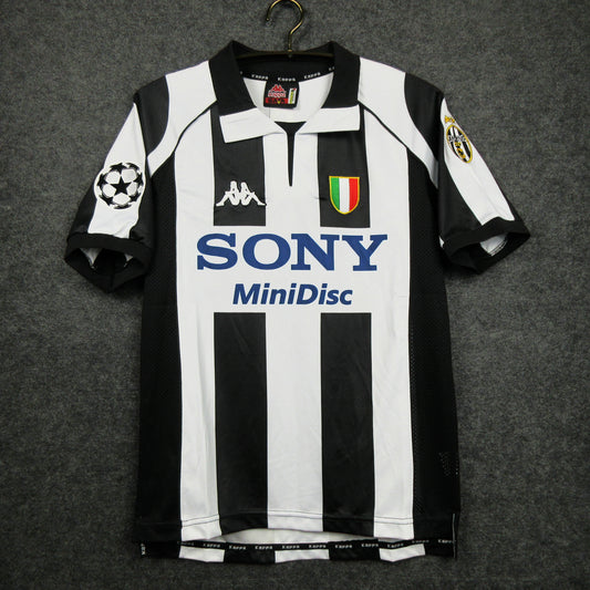 Juventus 1997-1998 Retro Home Shirt // High Quality Classic Replica Retro Shirt // Free Worldwide Shipping!