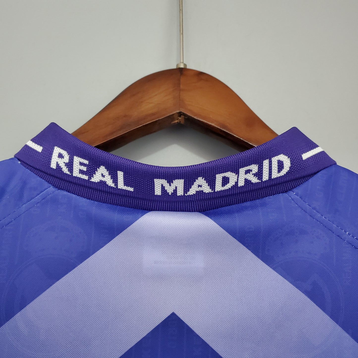 Real Madrid 1996-1997 Away Retro Shirt // High Quality Classic Replica Retro Shirt // Free Worldwide Shipping!